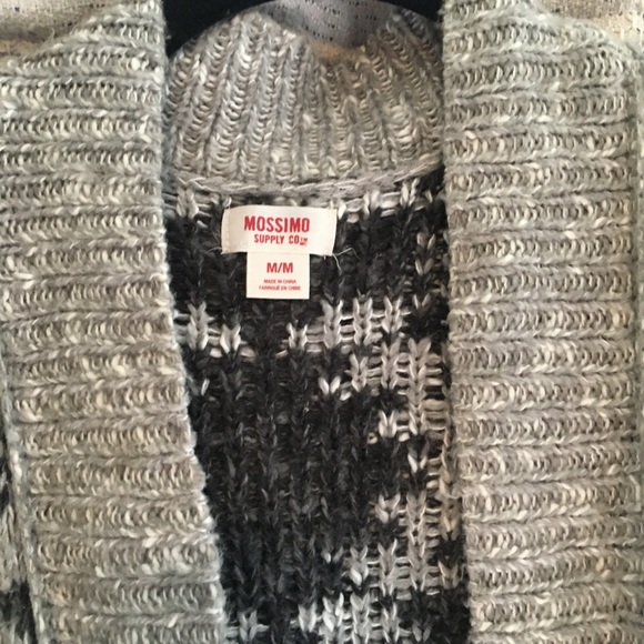 Warm Knit Boho Sweater with Pockets - Picture 3 of 3